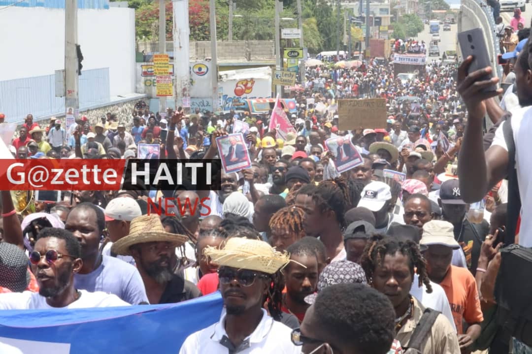Une vue de la foule à Delmas 