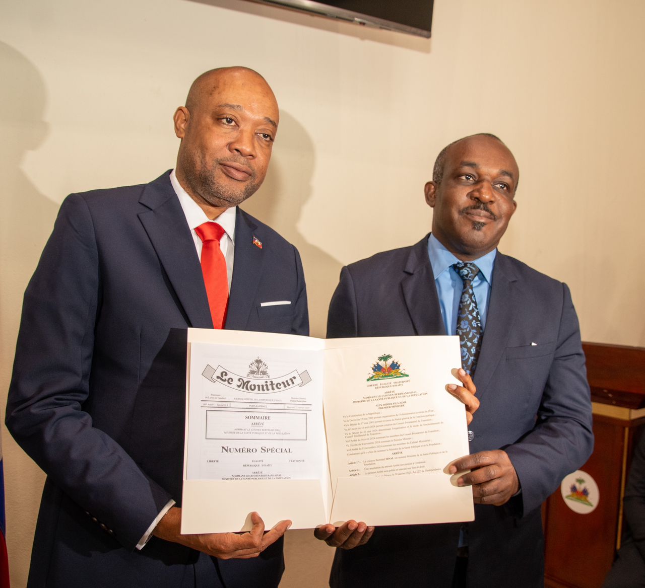 Le ministre de la santé Sinal Bertrand installé